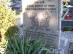 Altes Kriegerdenkmal auf dem Friedhof.